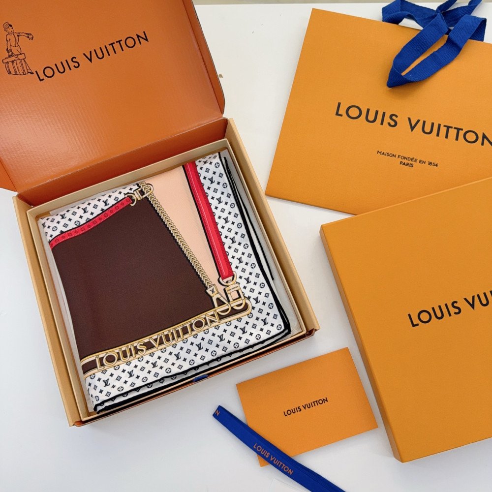 Louis Vuitton 100% Mulberry Silk 90cm Scarf! Louis Vuitton 100% Mulberry Silk 90cm Scarf!