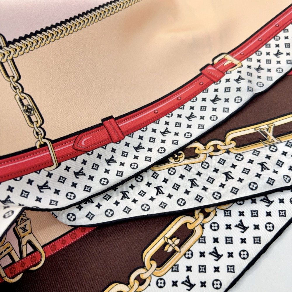 Louis Vuitton 100% Mulberry Silk 90cm Scarf! Louis Vuitton 100% Mulberry Silk 90cm Scarf!