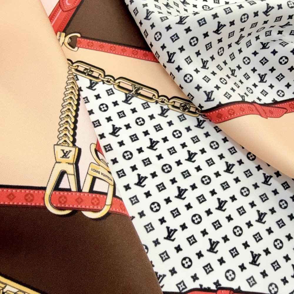 Louis Vuitton 100% Mulberry Silk 90cm Scarf! Louis Vuitton 100% Mulberry Silk 90cm Scarf!