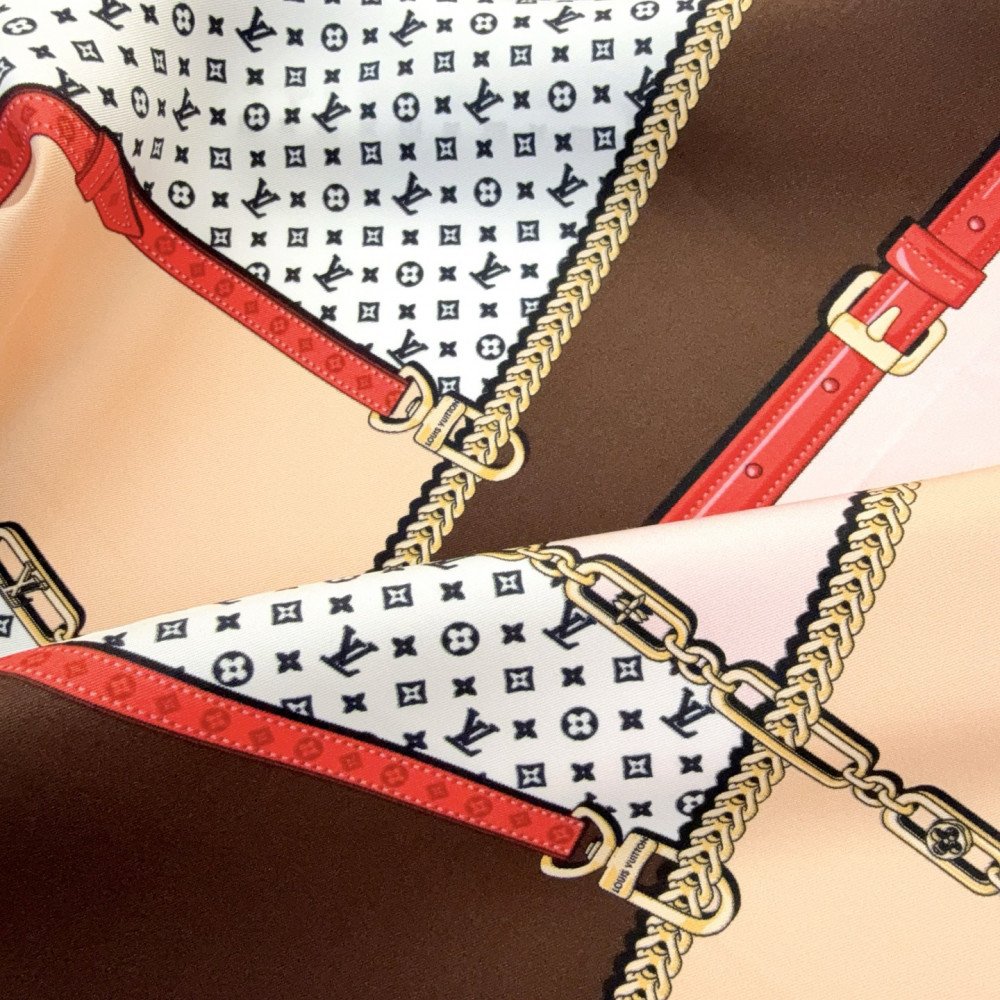 Louis Vuitton 100% Mulberry Silk 90cm Scarf! Louis Vuitton 100% Mulberry Silk 90cm Scarf!