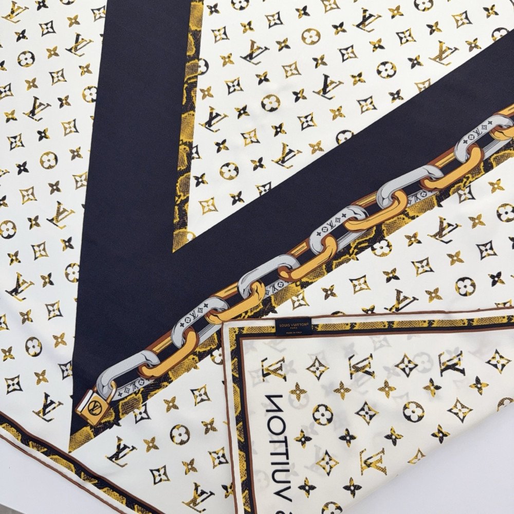 Louis Vuitton 100% Mulberry Silk 90cm Scarf!  