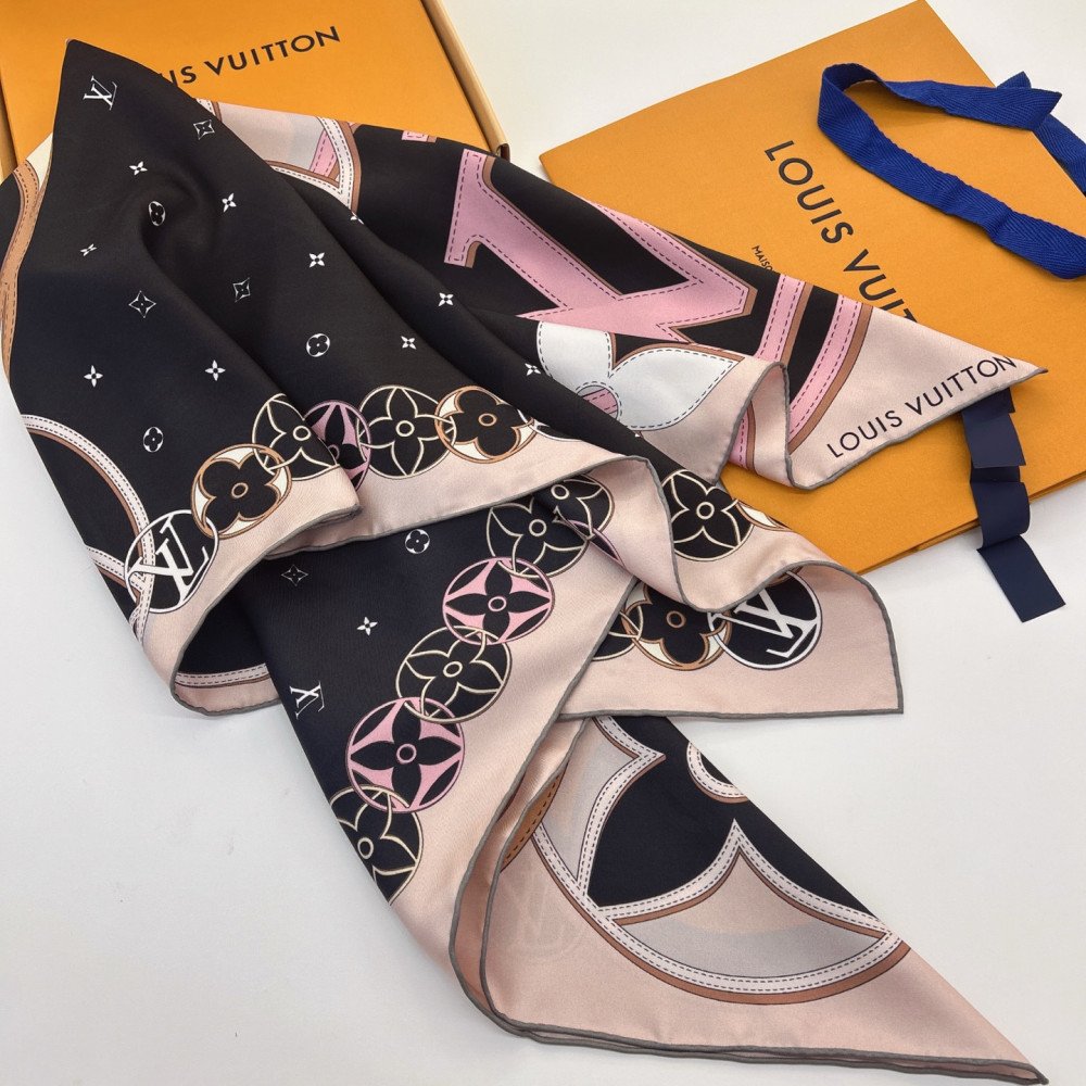 Louis Vuitton 100% Mulberry Silk 90cm Scarf!  