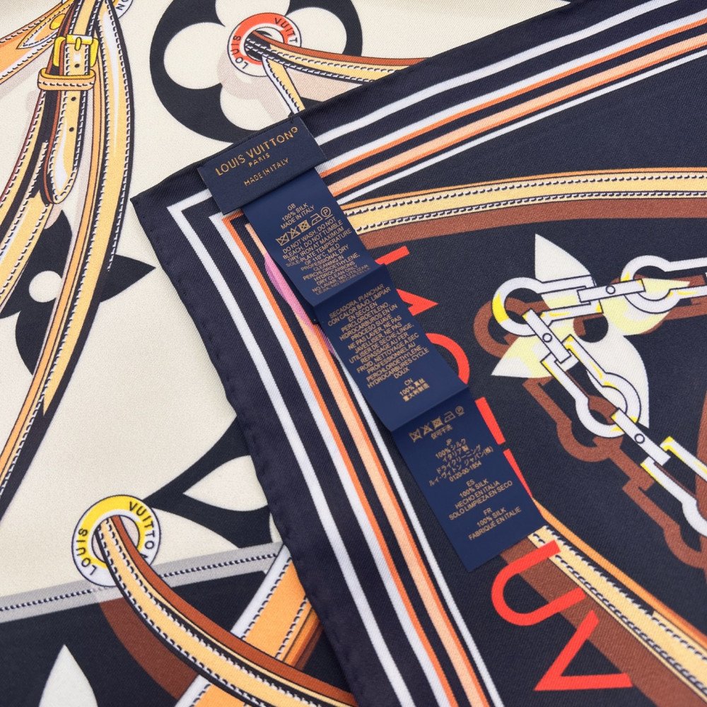 Louis Vuitton 100% Mulberry Silk 90cm Scarf!  