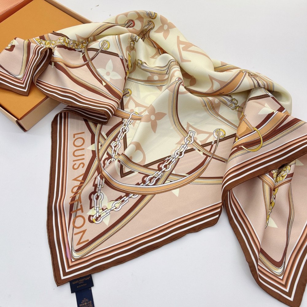 Louis Vuitton 100% Mulberry Silk 90cm Scarf!  