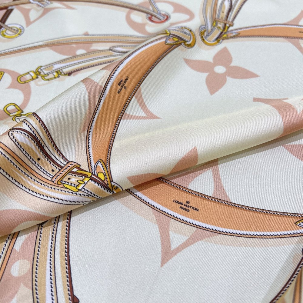 Louis Vuitton 100% Mulberry Silk 90cm Scarf!  