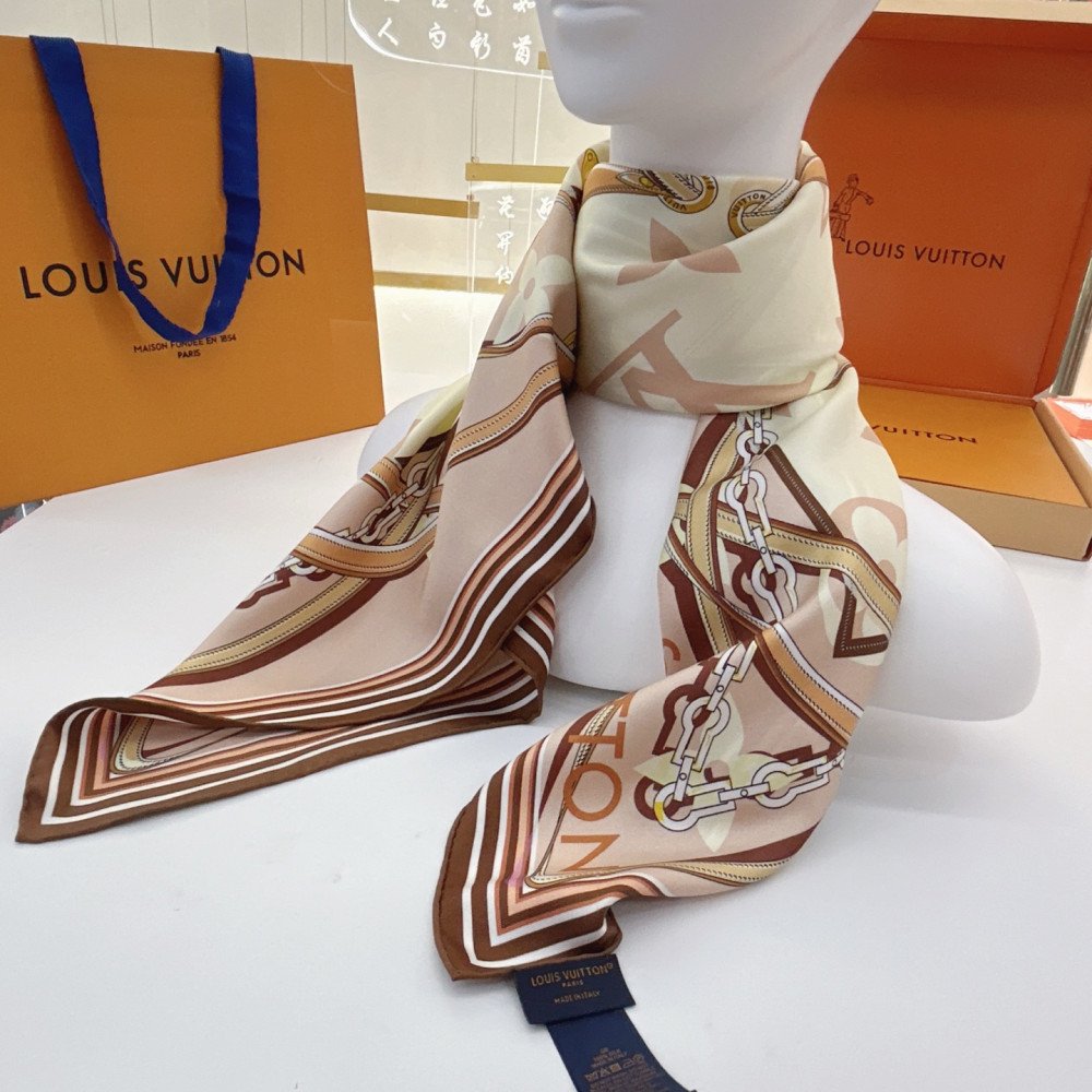 Louis Vuitton 100% Mulberry Silk 90cm Scarf!  