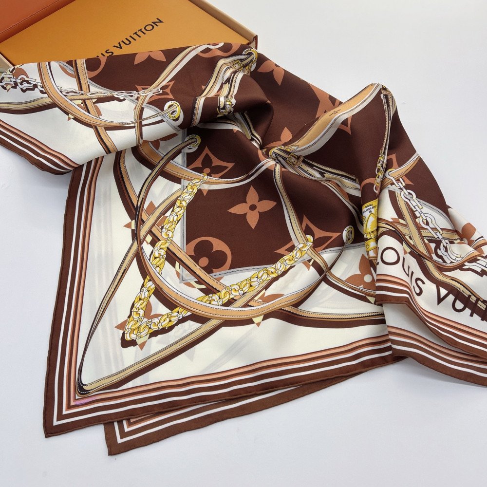 Louis Vuitton 100% Mulberry Silk 90cm Scarf!  