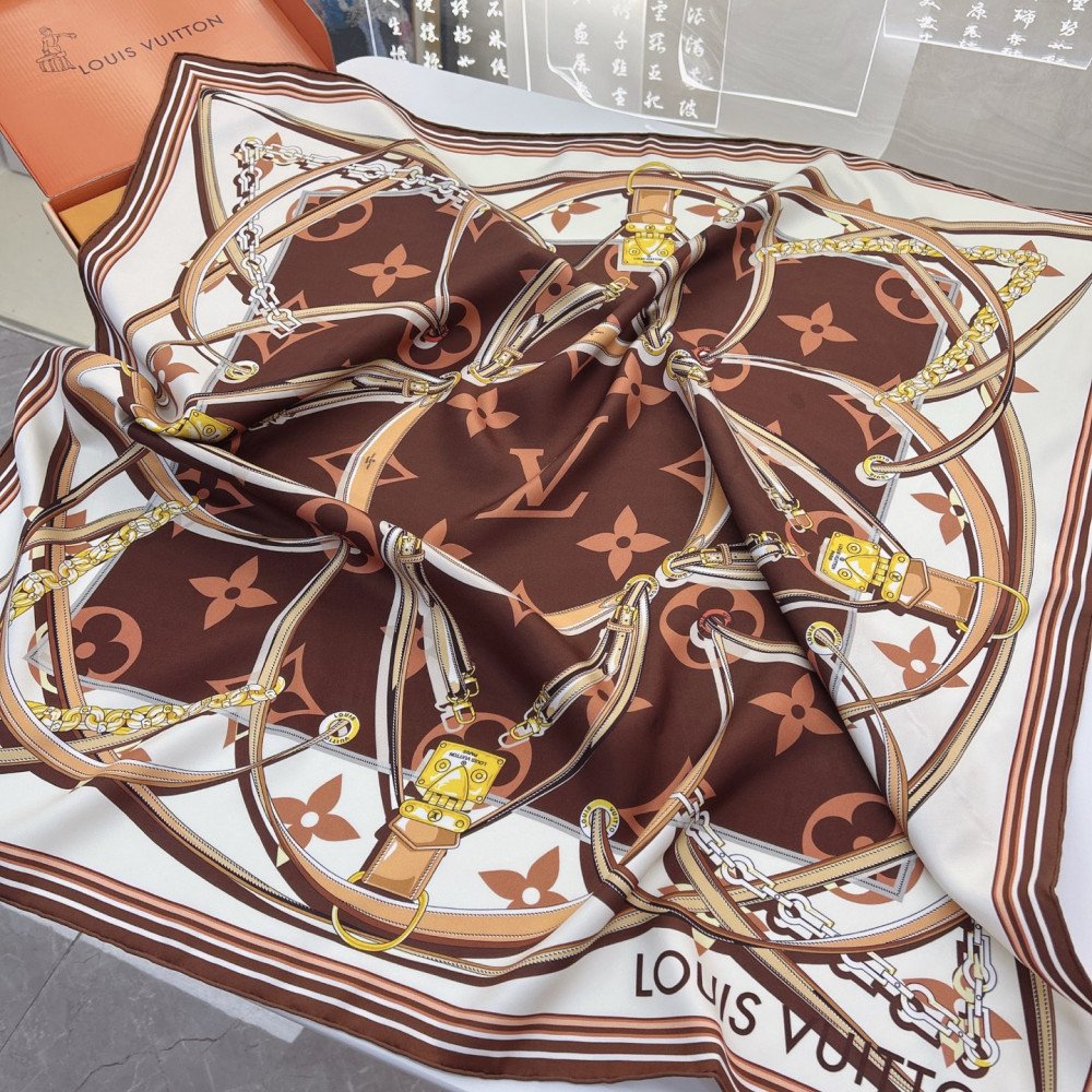 Louis Vuitton 100% Mulberry Silk 90cm Scarf!  