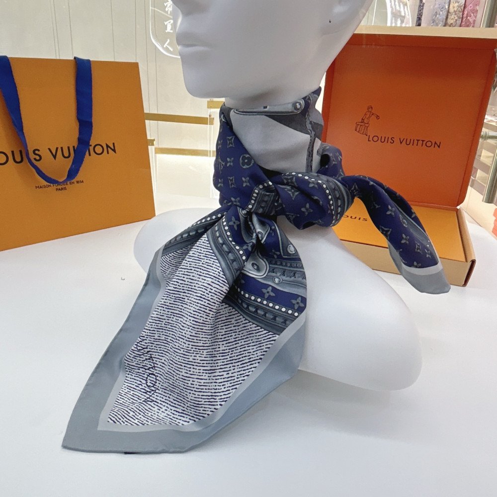 Louis Vuitton 100% Mulberry Silk 90cm Scarf!  