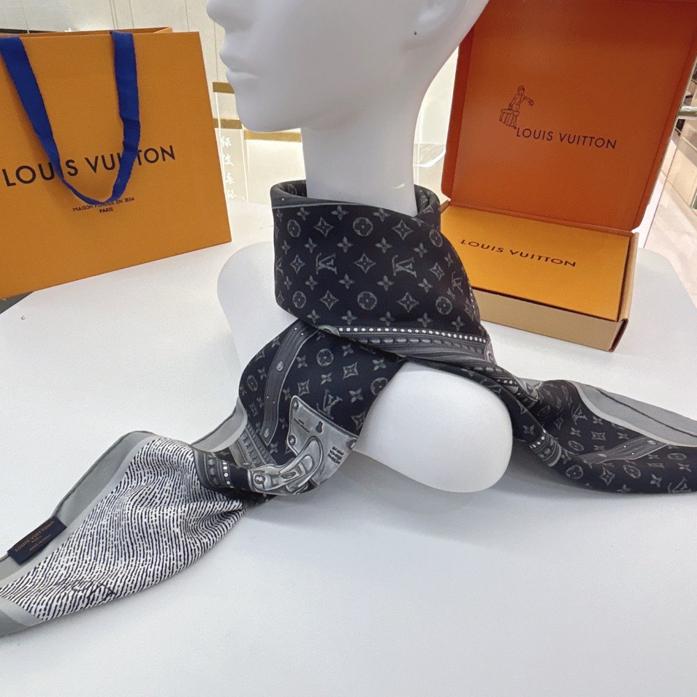 Louis Vuitton 100% Mulberry Silk 90cm Scarf!  