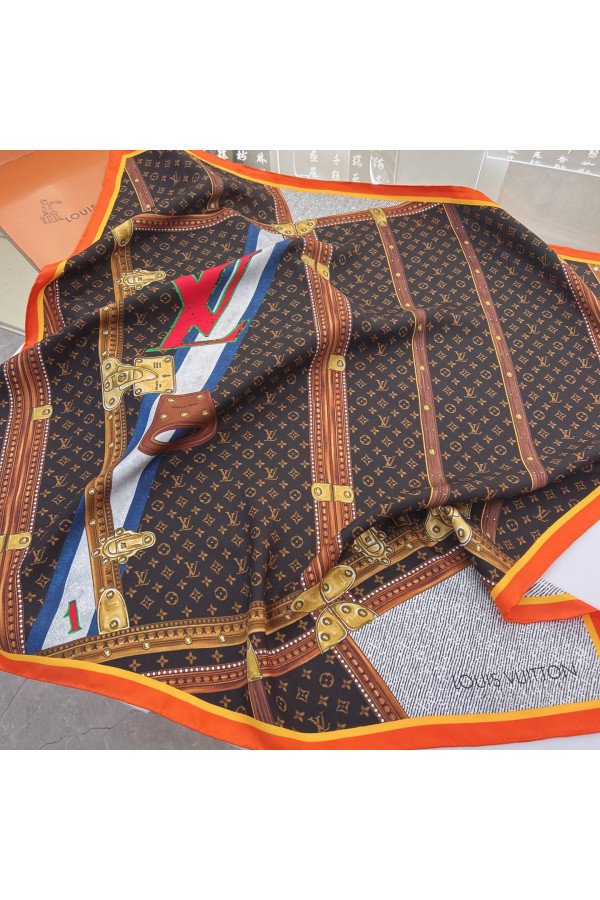 Louis Vuitton 100% Mulberry Silk 90cm Scarf!  