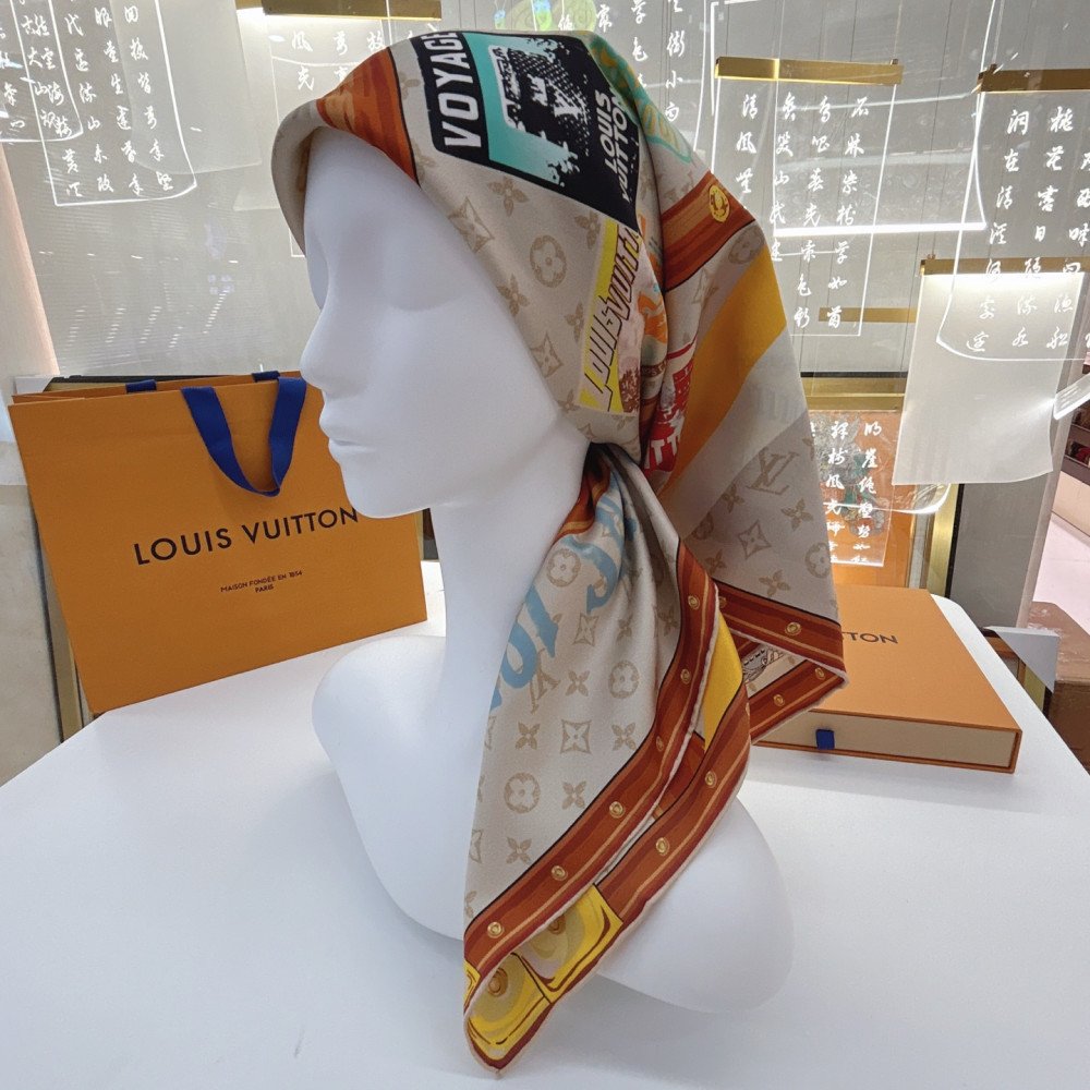 Louis Vuitton 100% Mulberry Silk 90cm Scarf! Louis Vuitton 100% Mulberry Silk 90cm Scarf!