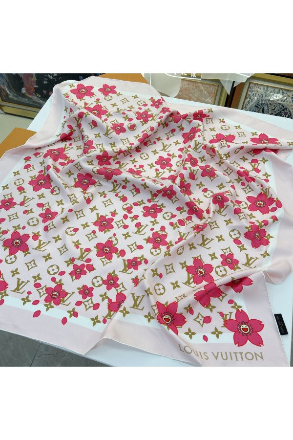 Louis Vuitton 100% Mulberry Silk 90cm Scarf!  