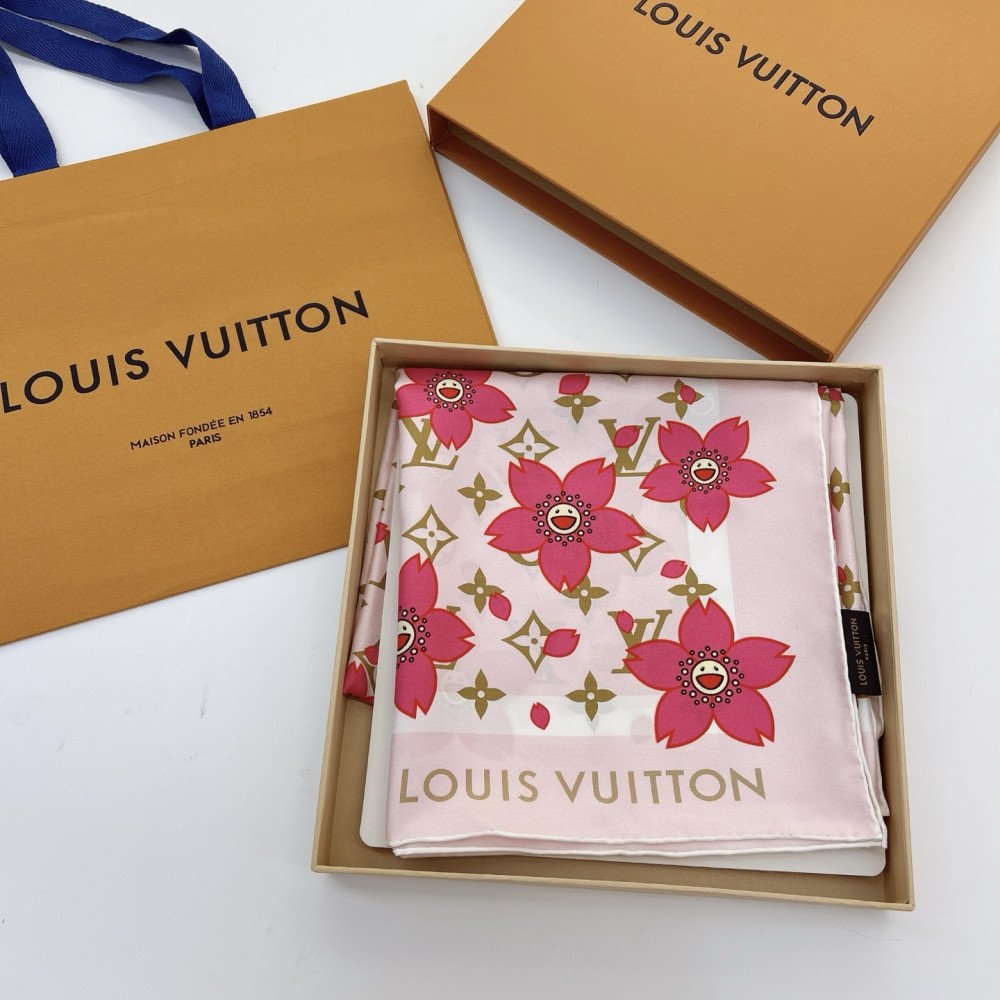 Louis Vuitton 100% Mulberry Silk 90cm Scarf!  