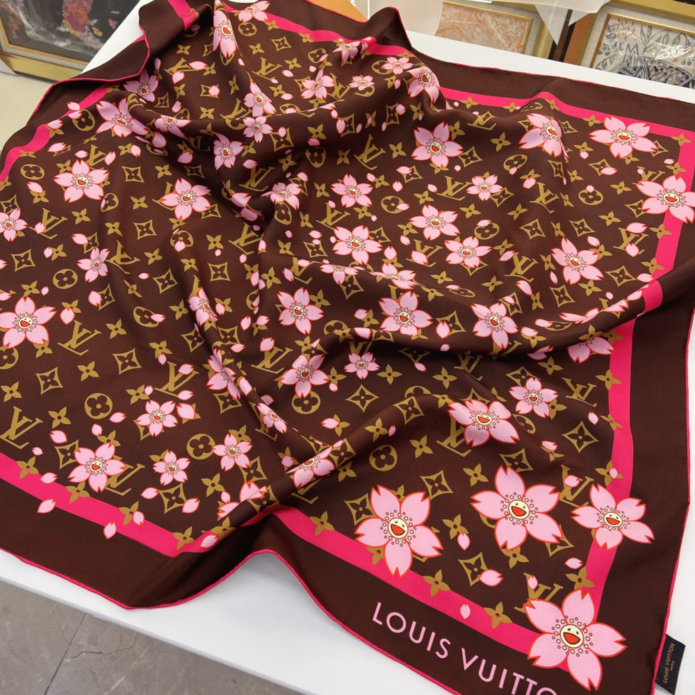 Louis Vuitton 100% Mulberry Silk 90cm Scarf!  