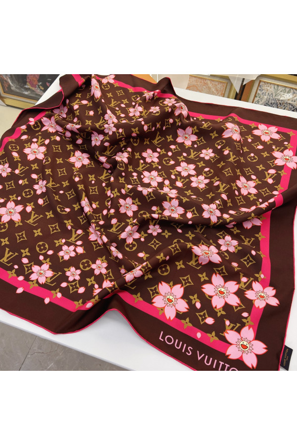 Louis Vuitton 100% Mulberry Silk 90cm Scarf!  