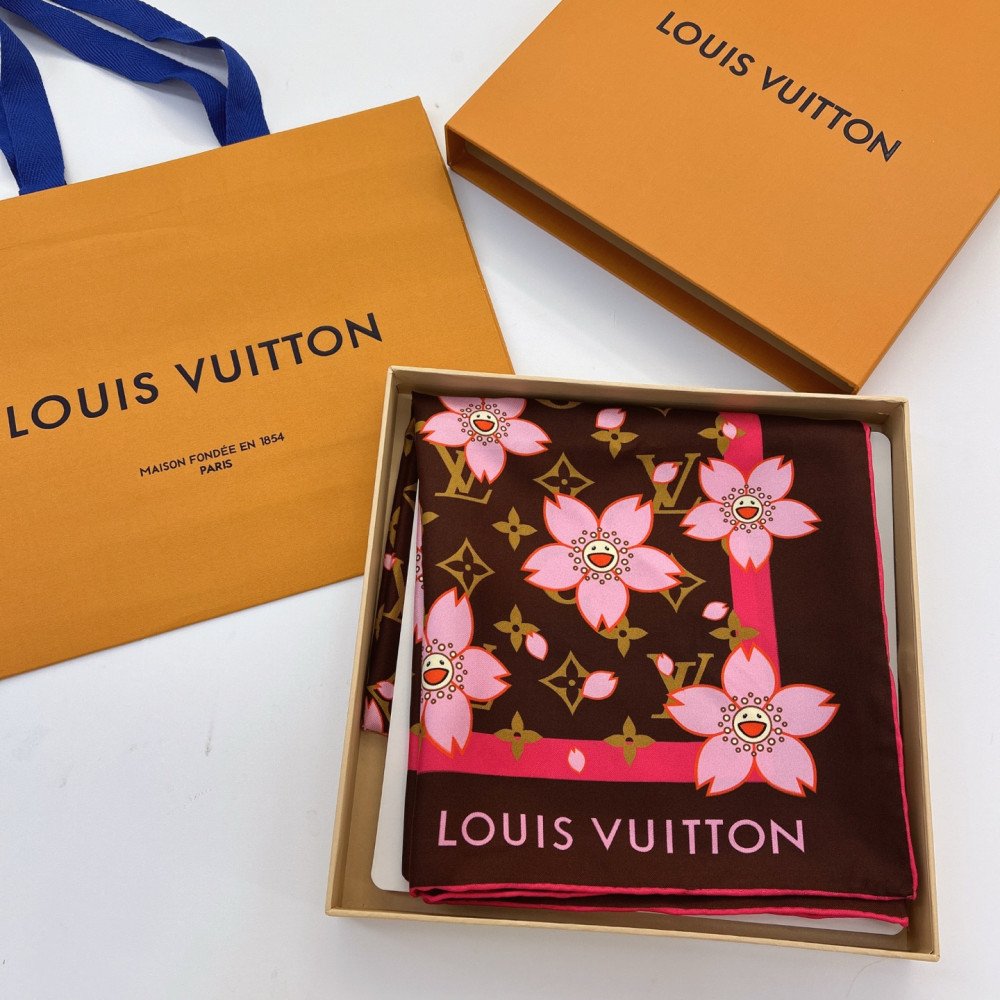 Louis Vuitton 100% Mulberry Silk 90cm Scarf! Louis Vuitton 100% Mulberry Silk 90cm Scarf!