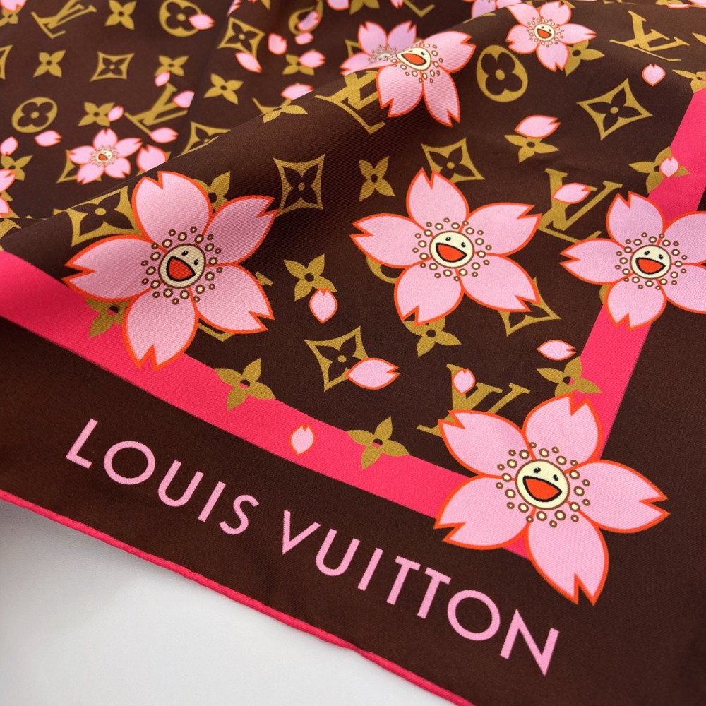Louis Vuitton 100% Mulberry Silk 90cm Scarf! Louis Vuitton 100% Mulberry Silk 90cm Scarf!