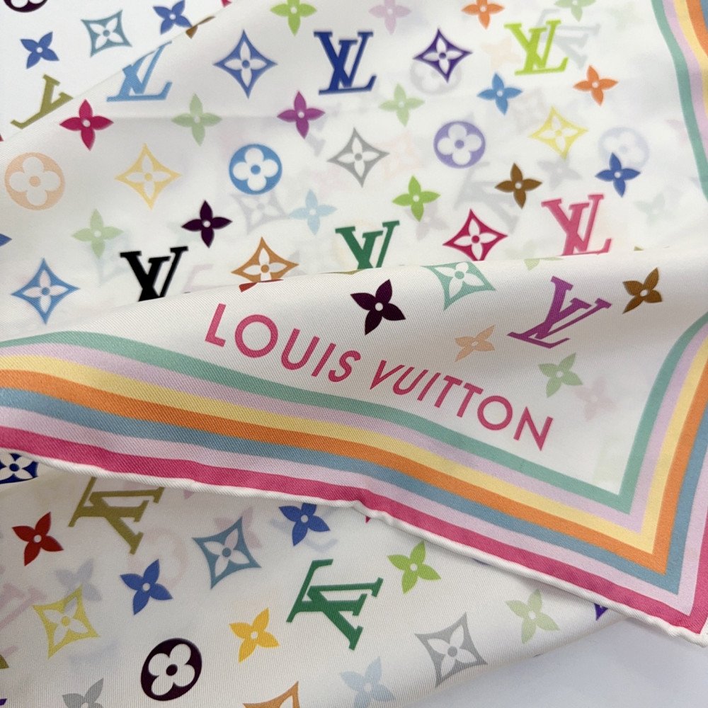 Louis Vuitton 100% Mulberry Silk 90cm Scarf! Louis Vuitton 100% Mulberry Silk 90cm Scarf!
