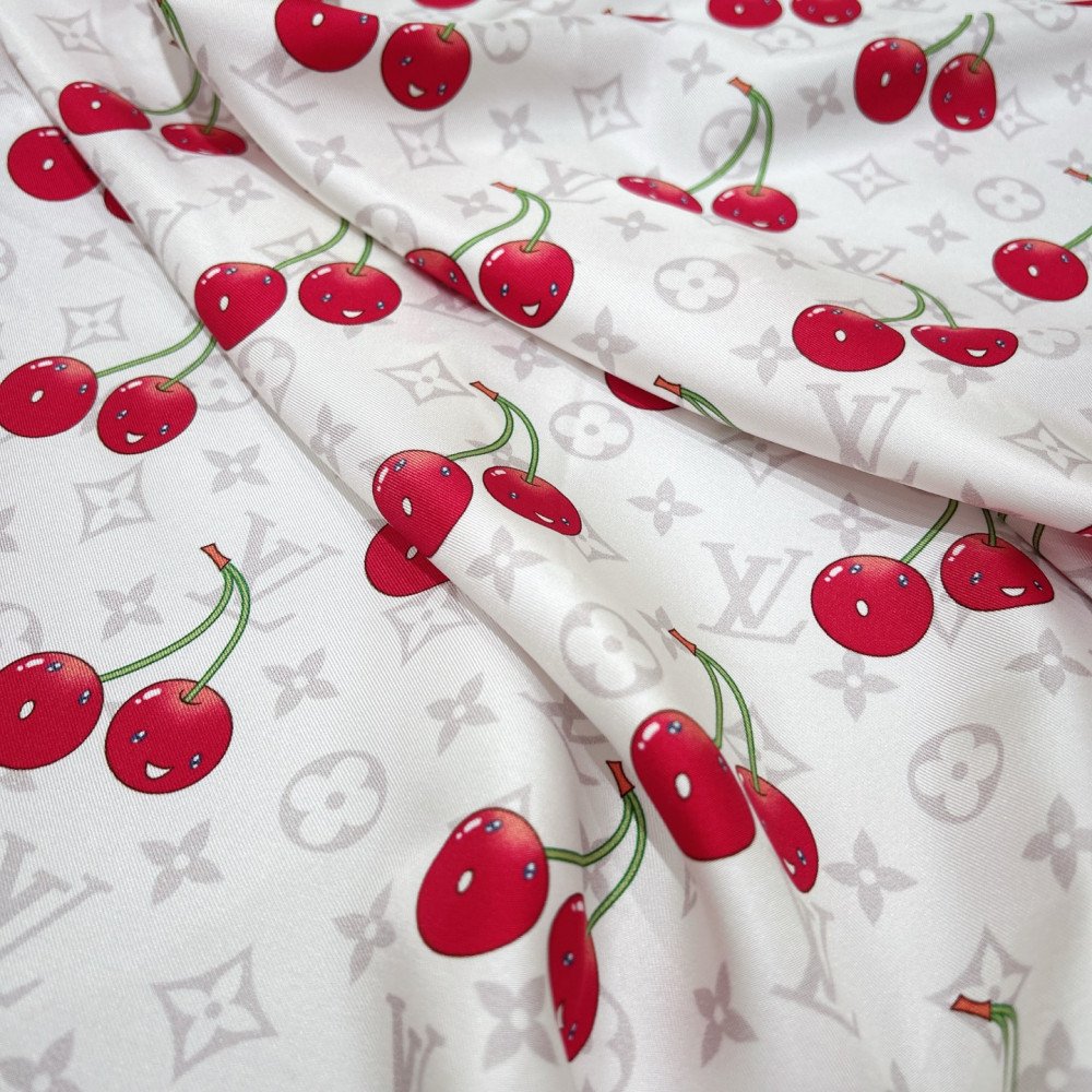 Louis Vuitton 100% Mulberry Silk 90cm Scarf! Louis Vuitton 100% Mulberry Silk 90cm Scarf!