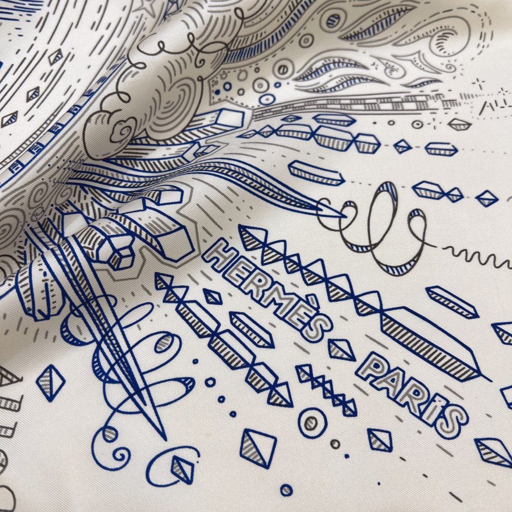 Hermès 90cm 100% Pure Silk Square Scarf! Hermès 90cm 100% Pure Silk Square Scarf!