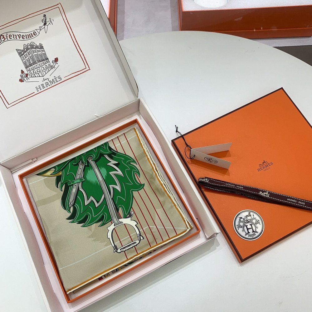 Hermès 90cm 100% Pure Silk Square Scarf! Hermès 90cm 100% Pure Silk Square Scarf!