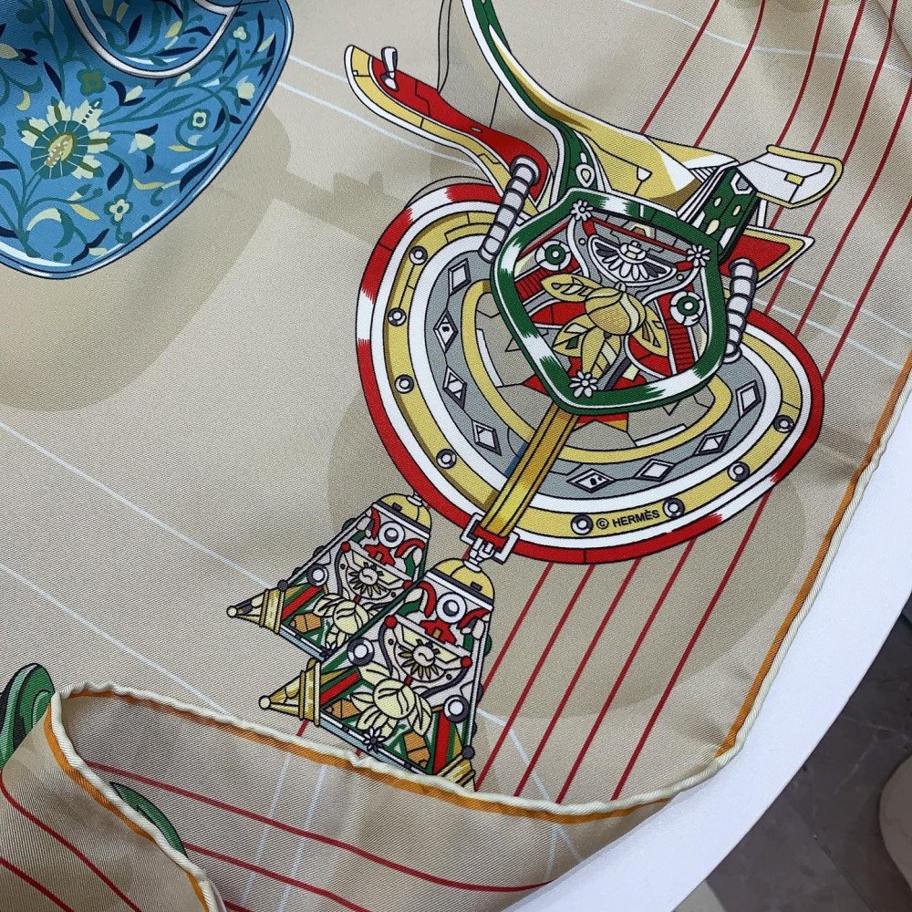 Hermès 90cm 100% Pure Silk Square Scarf! Hermès 90cm 100% Pure Silk Square Scarf!