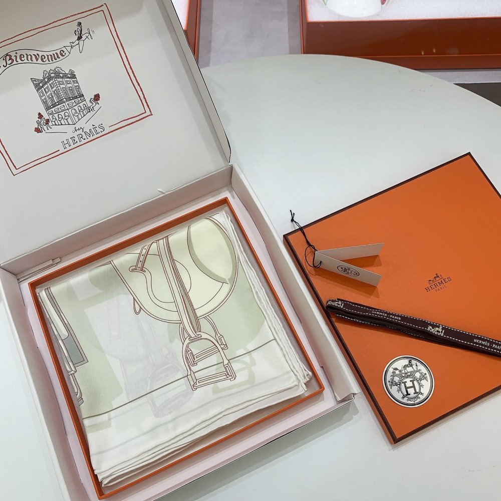 Hermès 90cm 100% Pure Silk Square Scarf! Hermès 90cm 100% Pure Silk Square Scarf!