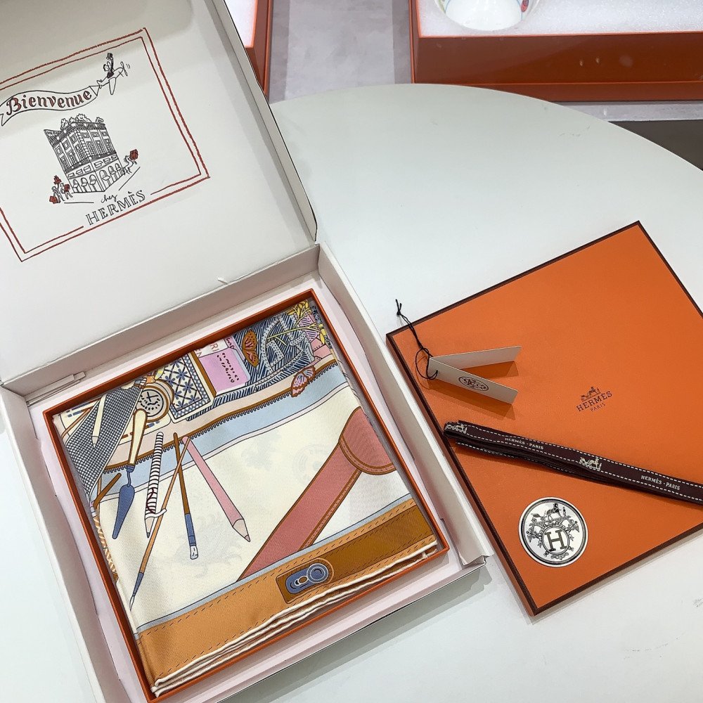 Hermès 90cm 100% Pure Silk Square Scarf!