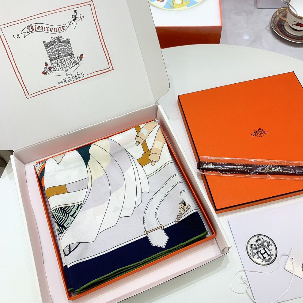 Hermès 90cm 100% Pure Silk Square Scarf!