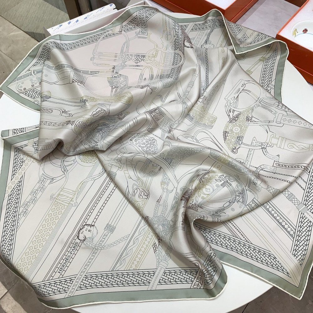 Hermès 90cm 100% Pure Silk Square Scarf!