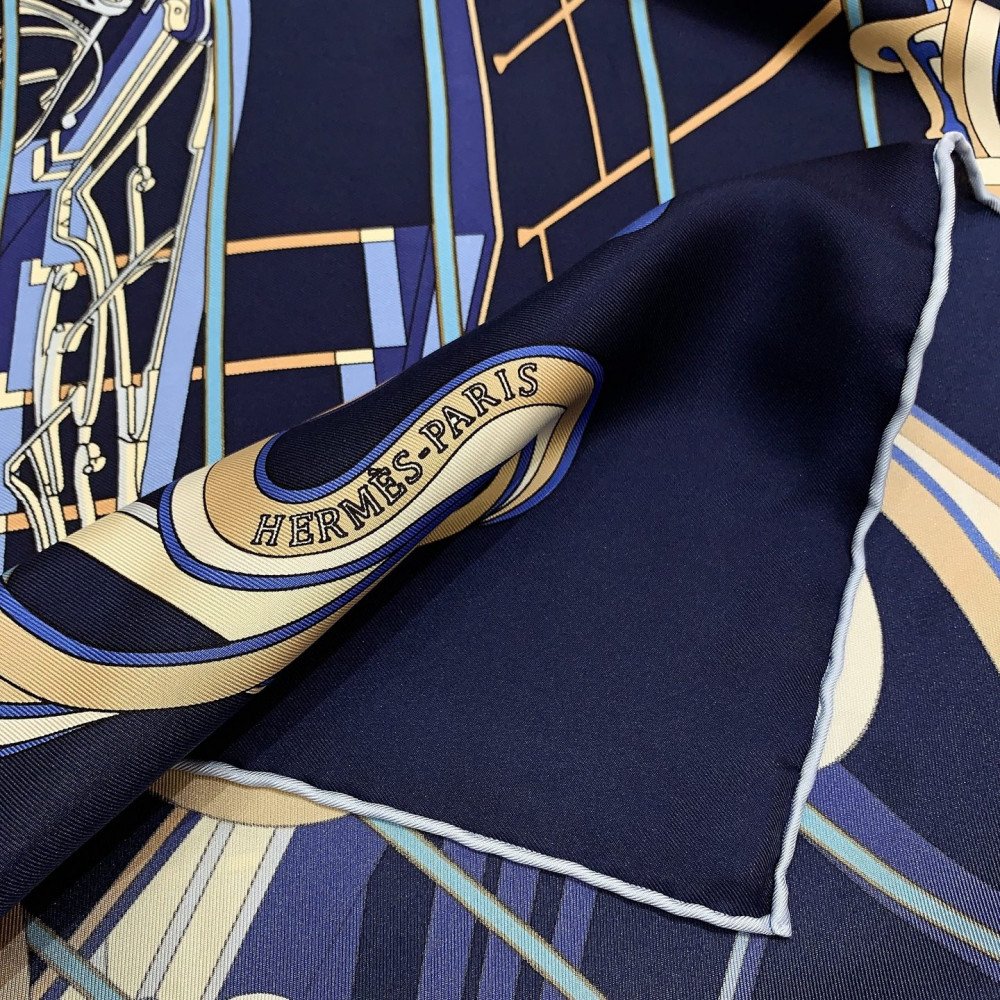 Hermès 90cm 100% Pure Silk Square Scarf!
