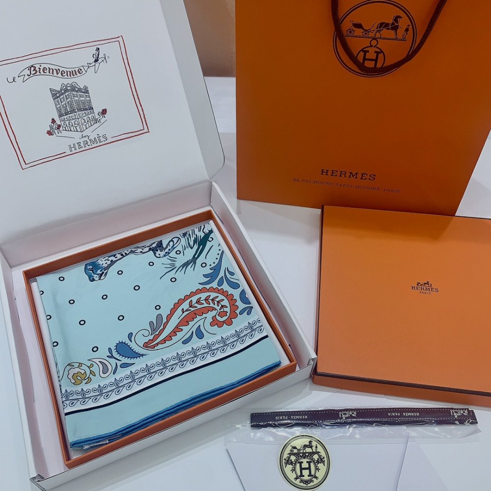 Hermès 90cm 100% Pure Silk Square Scarf!