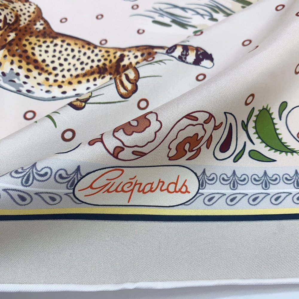 Hermès 90cm 100% Pure Silk Square Scarf! Hermès 90cm 100% Pure Silk Square Scarf!