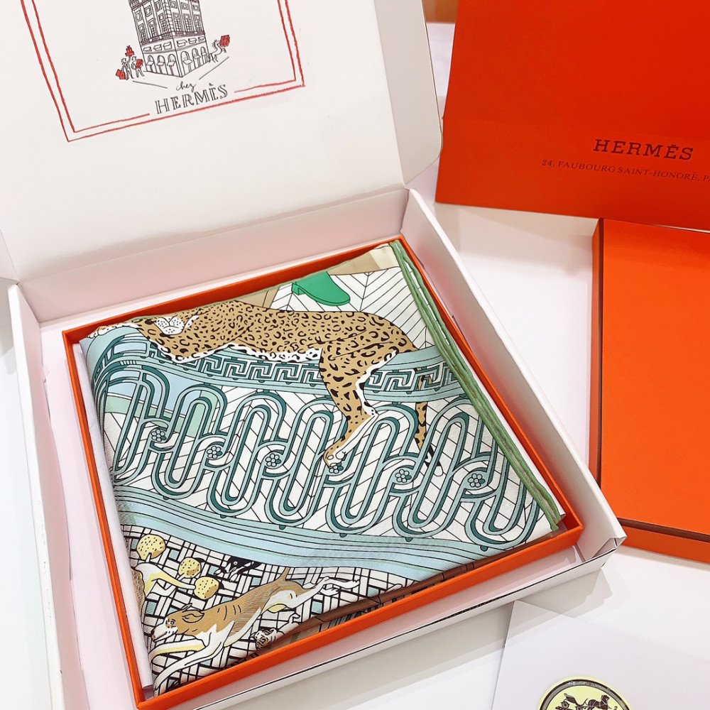 Hermès 90cm 100% Pure Silk Square Scarf!