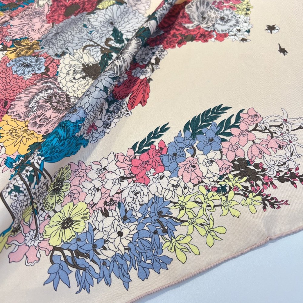 Hermès 90cm 100% Pure Silk Square Scarf! Hermès 90cm 100% Pure Silk Square Scarf!