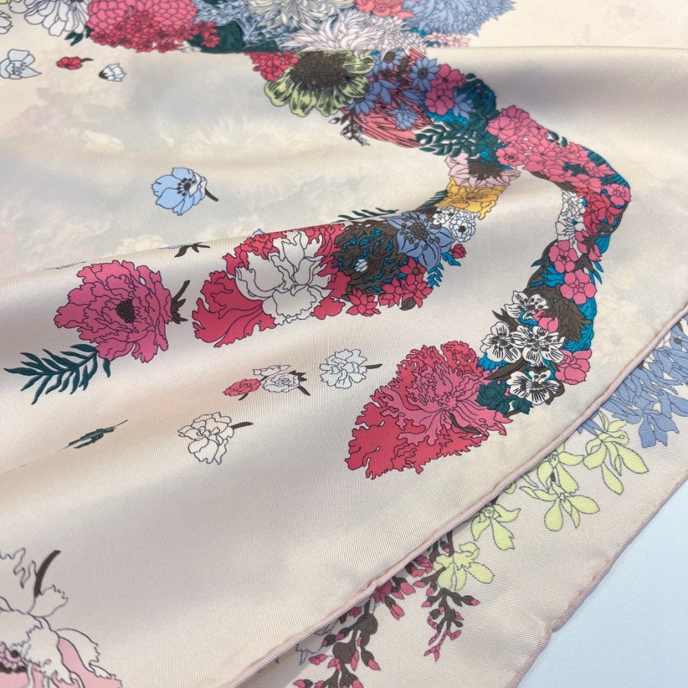 Hermès 90cm 100% Pure Silk Square Scarf! Hermès 90cm 100% Pure Silk Square Scarf!