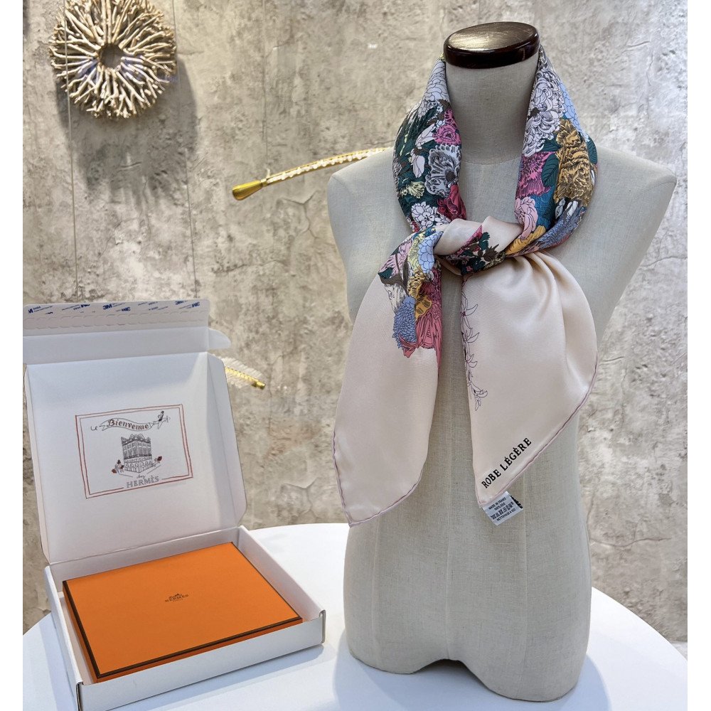 Hermès 90cm 100% Pure Silk Square Scarf! Hermès 90cm 100% Pure Silk Square Scarf!