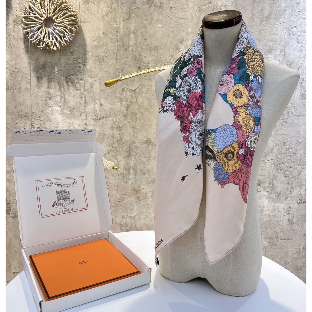 Hermès 90cm 100% Pure Silk Square Scarf! Hermès 90cm 100% Pure Silk Square Scarf!