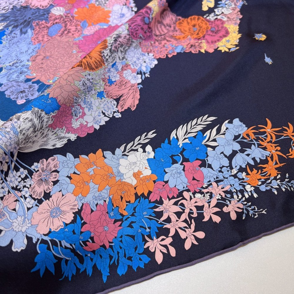 Hermès 90cm 100% Pure Silk Square Scarf! Hermès 90cm 100% Pure Silk Square Scarf!