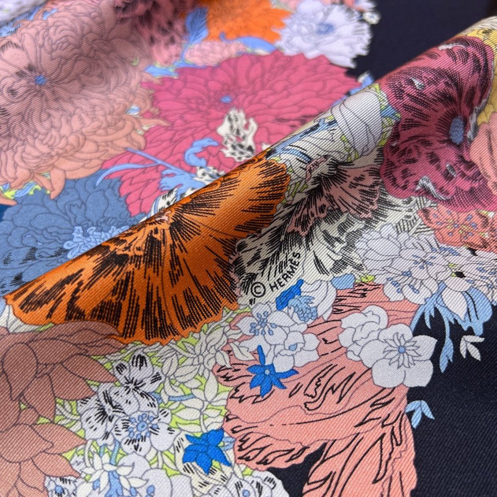 Hermès 90cm 100% Pure Silk Square Scarf! Hermès 90cm 100% Pure Silk Square Scarf!