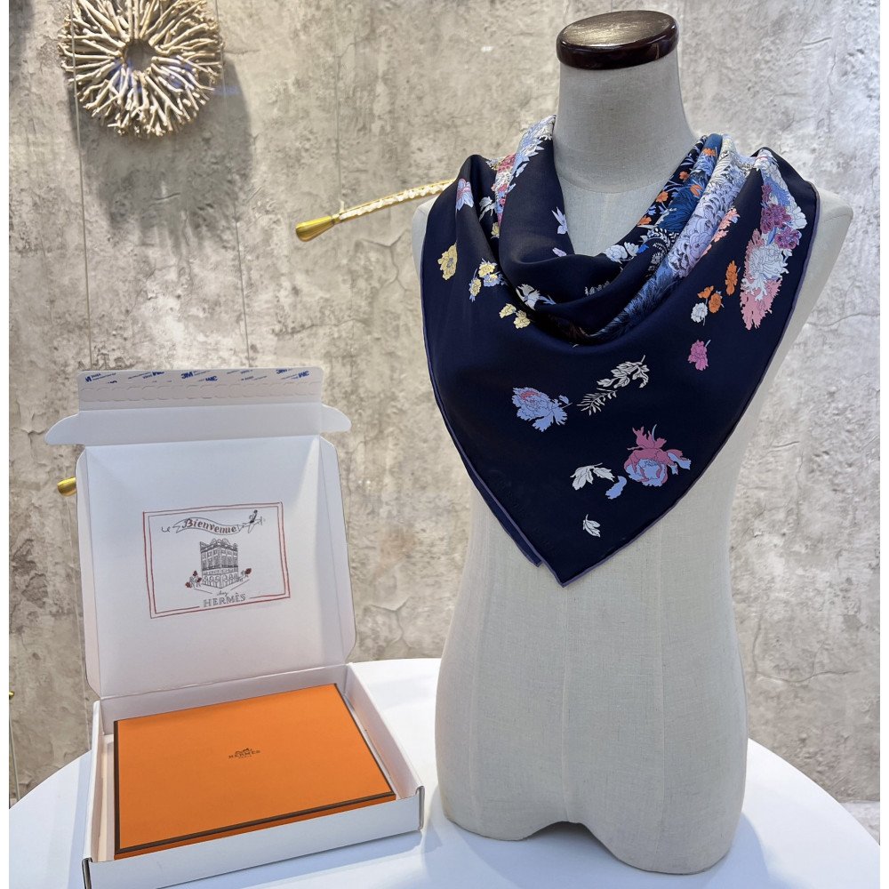 Hermès 90cm 100% Pure Silk Square Scarf! Hermès 90cm 100% Pure Silk Square Scarf!