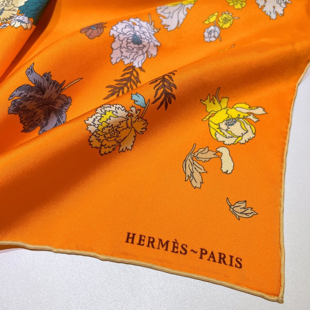 Hermès 90cm 100% Pure Silk Square Scarf!