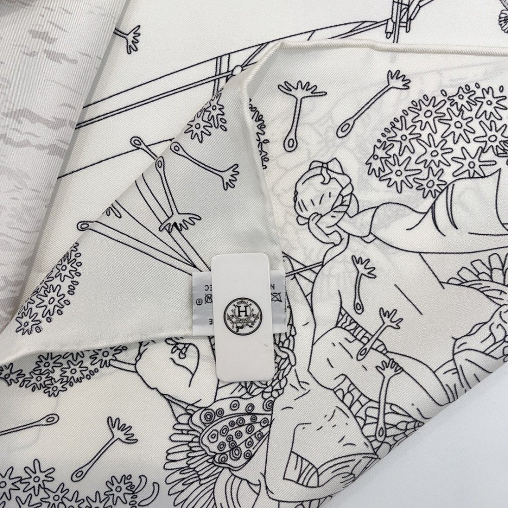 Hermès 90cm 100% Pure Silk Square Scarf! Hermès 90cm 100% Pure Silk Square Scarf!