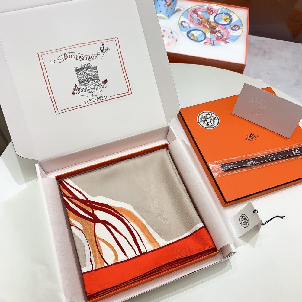 Hermès 90cm 100% Pure Silk Square Scarf! Hermès 90cm 100% Pure Silk Square Scarf!