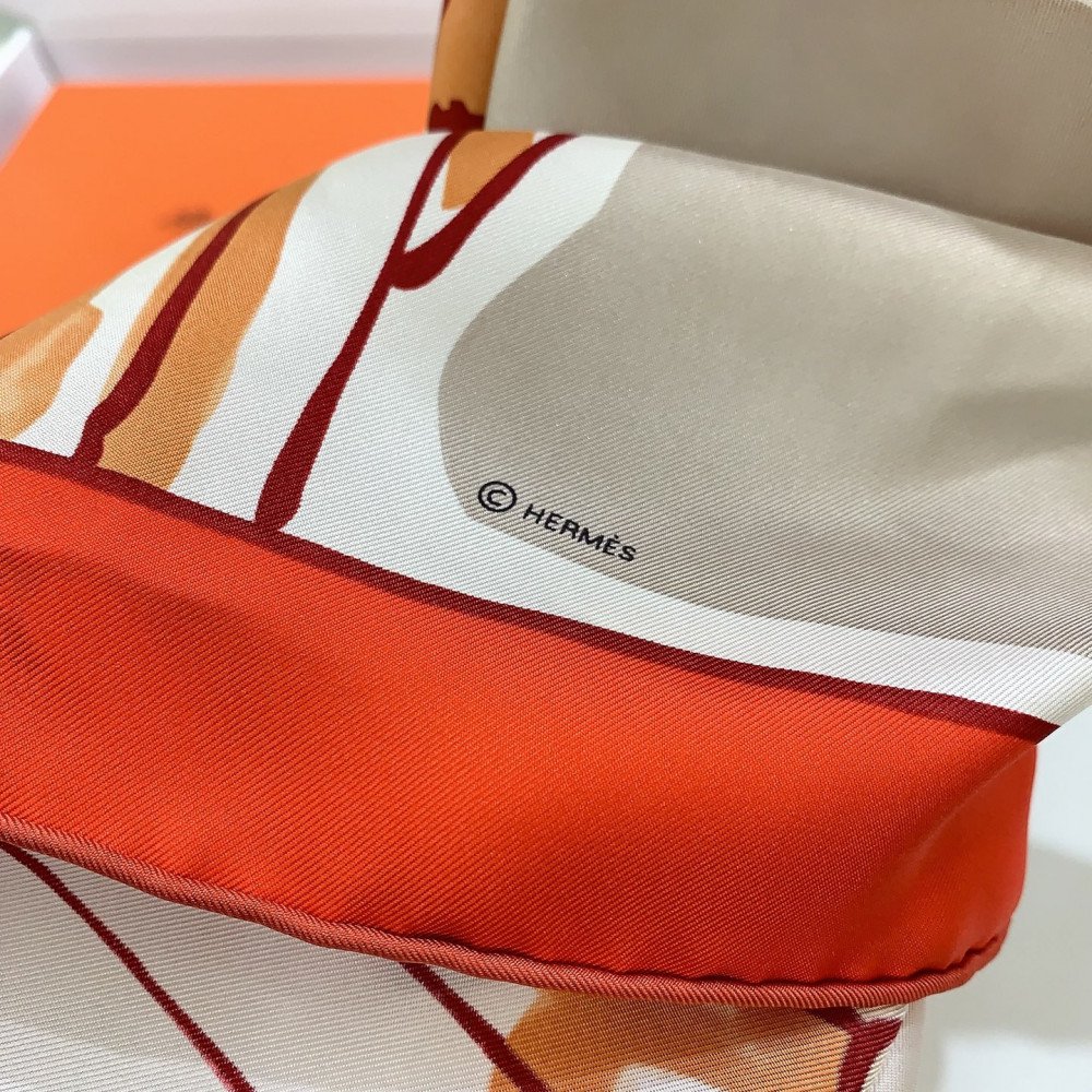 Hermès 90cm 100% Pure Silk Square Scarf! Hermès 90cm 100% Pure Silk Square Scarf!