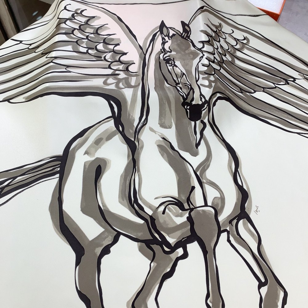 Hermès 90cm 100% Pure Silk Square Scarf! Hermès 90cm 100% Pure Silk Square Scarf!