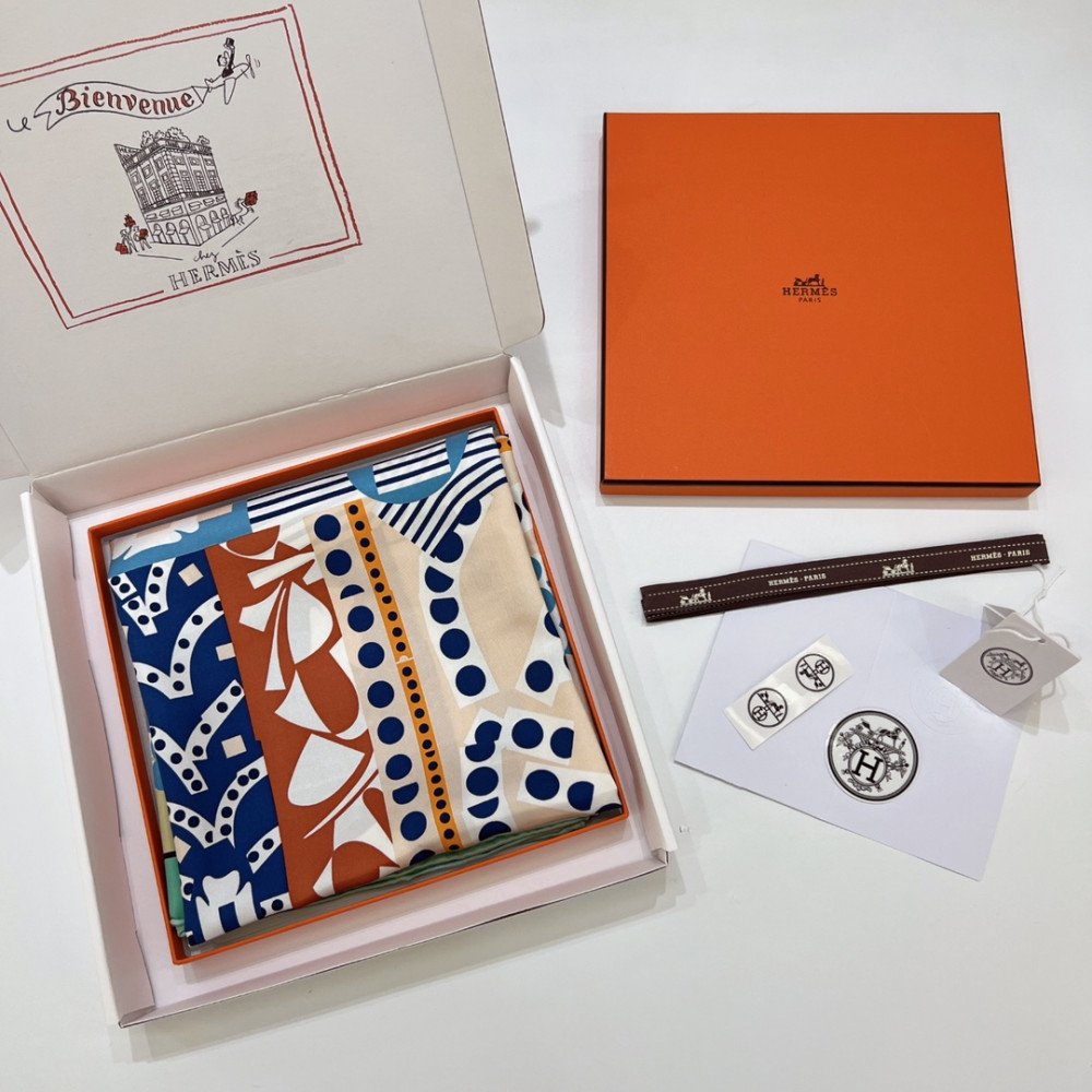 Hermès 90cm 100% Pure Silk Square Scarf! Hermès 90cm 100% Pure Silk Square Scarf!