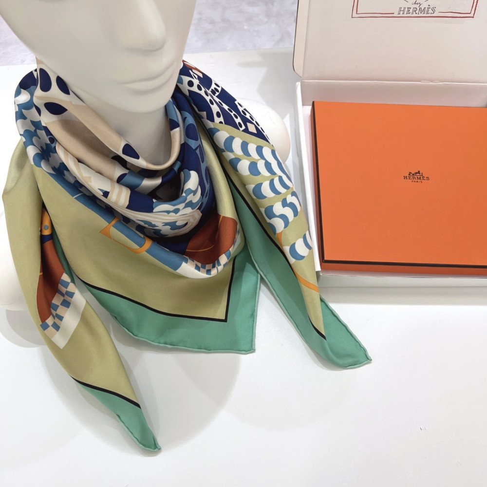 Hermès 90cm 100% Pure Silk Square Scarf! Hermès 90cm 100% Pure Silk Square Scarf!