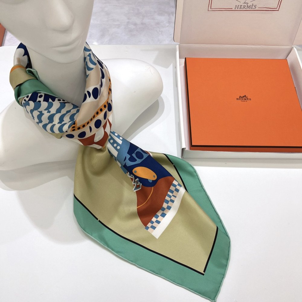 Hermès 90cm 100% Pure Silk Square Scarf! Hermès 90cm 100% Pure Silk Square Scarf!